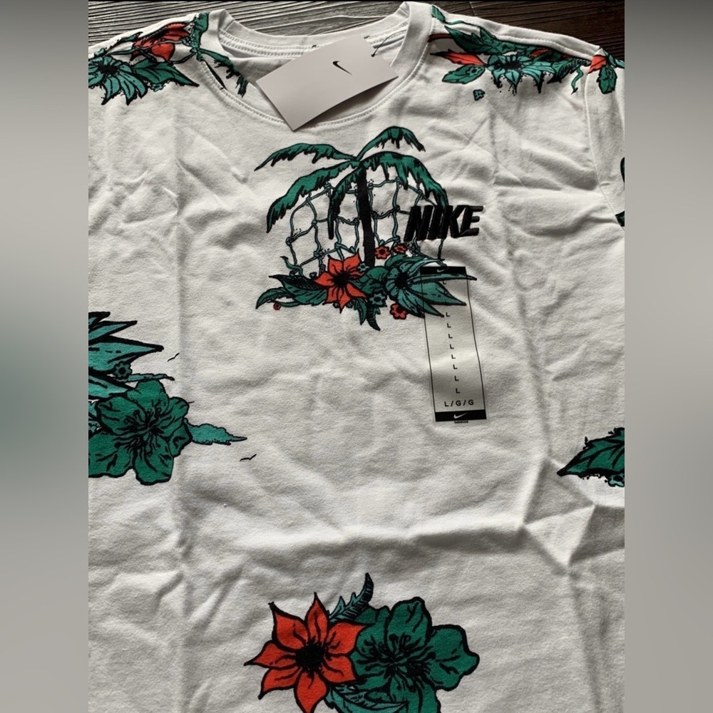 Nike Basketball Island T-shirt. New NWT Men’s Large - Picture 2 of 2